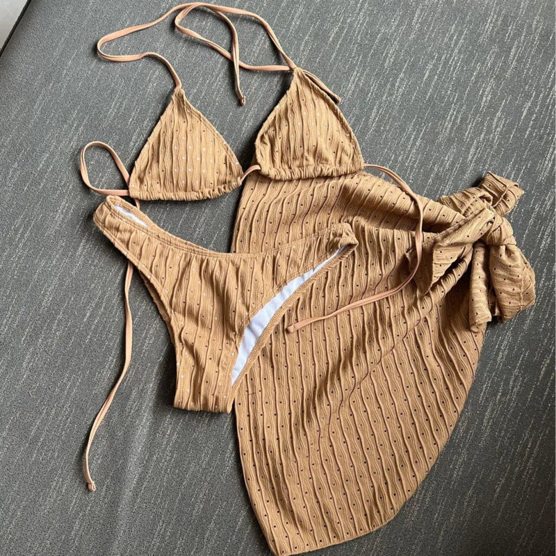 sexy swim clothes Sexy Swimwear: Bikinis and One-Pieces in the Sexiest Styles